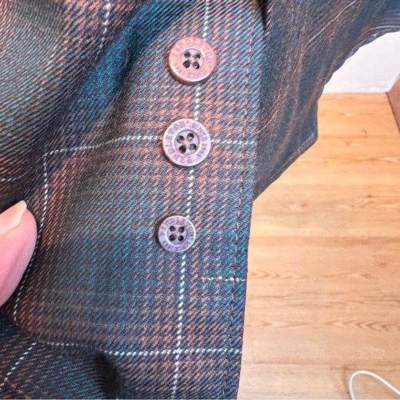 NWOT PENDLETON ZEPHYR 100% Wool Button Down Shirt w/Long Sleeves. Size Medium - Picture 5 of 7